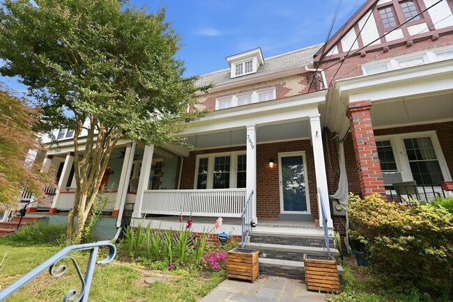 Building Photo - Glover Park Townhome | 4 Bed | 3.5 Bath | 2,500 Sf | Large Front Porch & Fenced-In Backyard w/ Deck