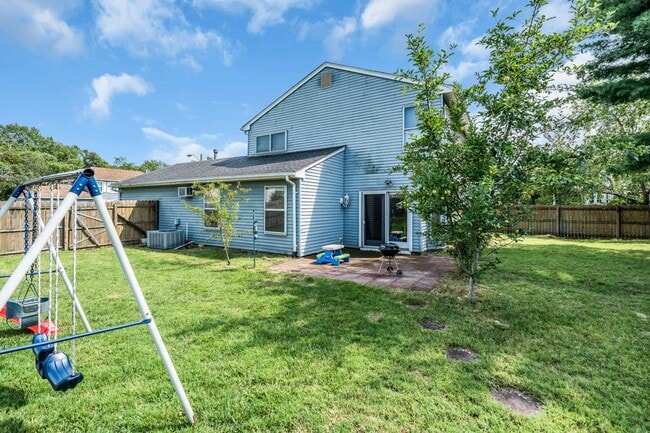 Building Photo - 6 Cattail Dr