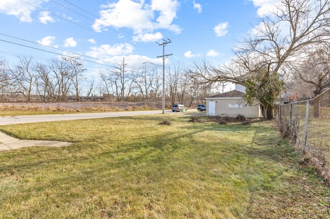 Building Photo - 301 Mill St