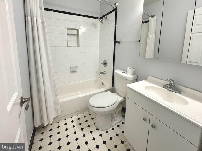 Building Photo - 4733 Bradley Blvd