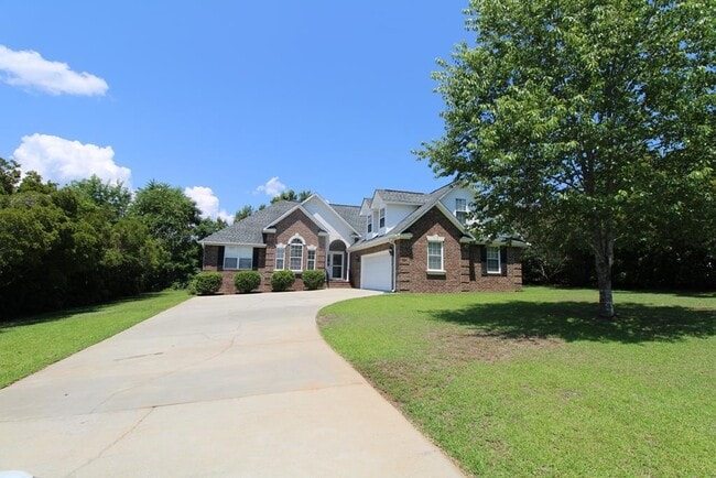 Building Photo - 1820 Moorhill Estate Dr