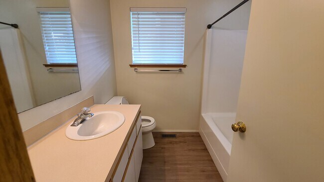 Building Photo - Borseth Street