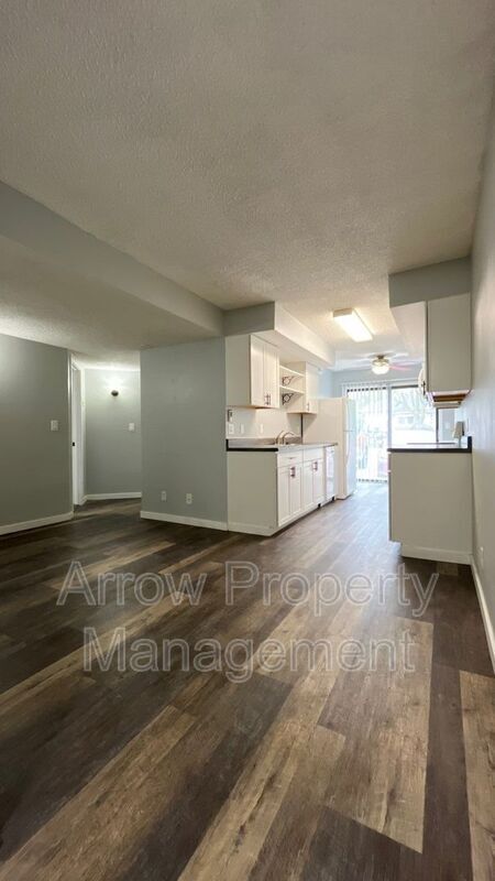 Building Photo - 3405 Holdrege St