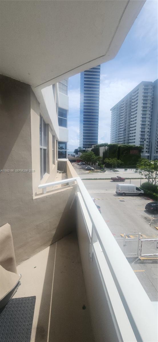 Building Photo - 1985 S Ocean Dr