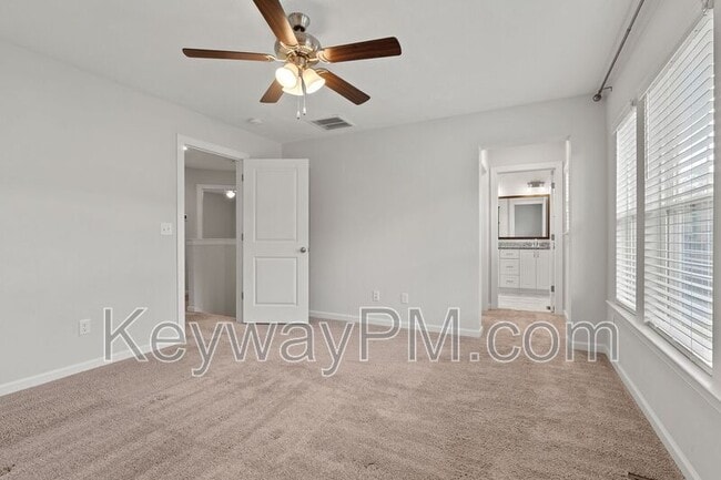 Building Photo - 837 Elsie Dr