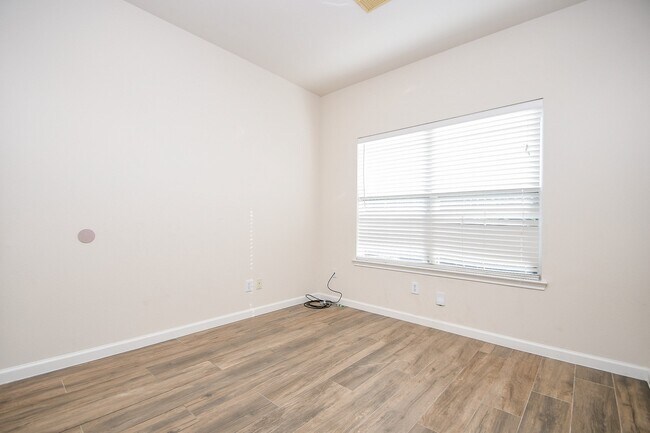 Building Photo - 21839 Manitou Falls Ln