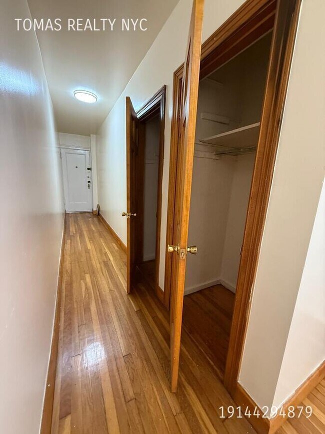 Building Photo - 710 E 235th St