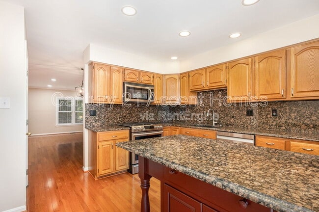 Building Photo - 8002 Tanworth Ct