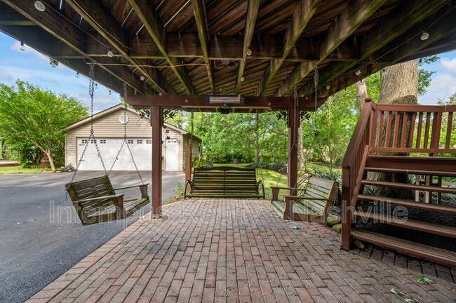 Building Photo - 7020 Bonnamere Dr