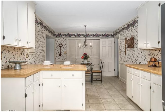 Building Photo - 3101 Amherst Rd