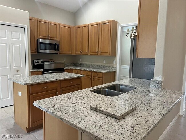 Building Photo - 12828 Brynwood Way