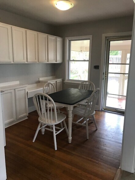 Optional study/dining room - 212 Evans St