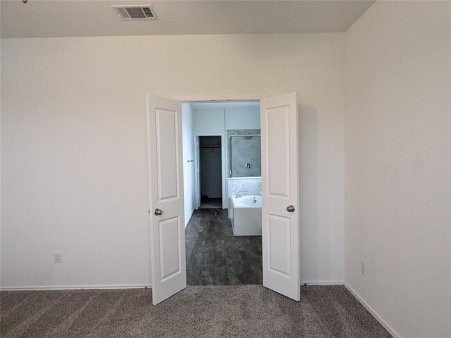 Building Photo - 100 Montauk Loop