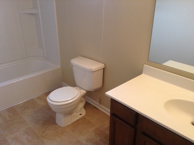 Building Photo - 8039 Red Barn Ct