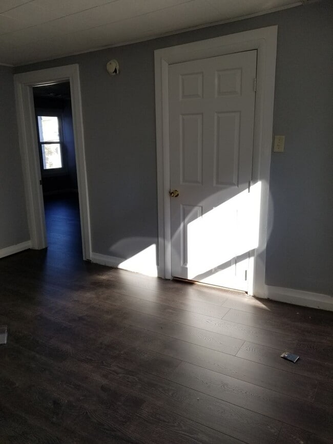 Building Photo - 224 W North St