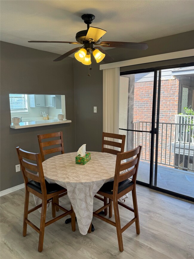 Building Photo - 3130 Walnut Bend Ln