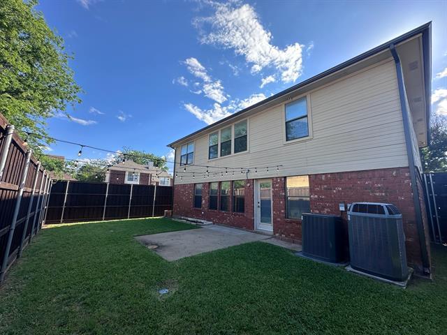 Building Photo - 3400 Napoleon Ct
