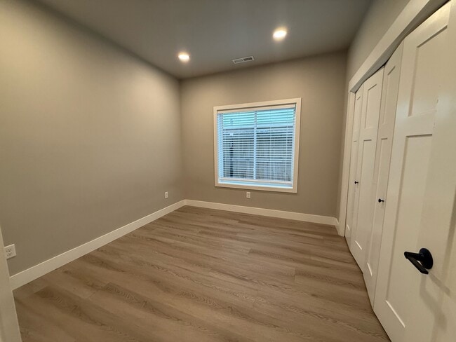 Building Photo - 651 Washington St