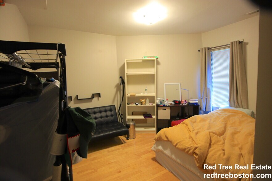 Building Photo - 23 Greylock Rd