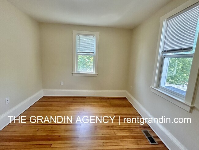 Building Photo - 1518 Wautauga St SW