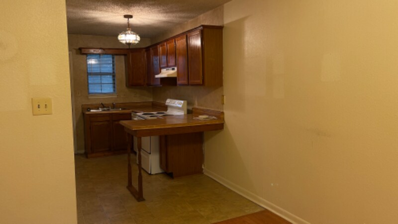 Building Photo - 1603 W Elm St