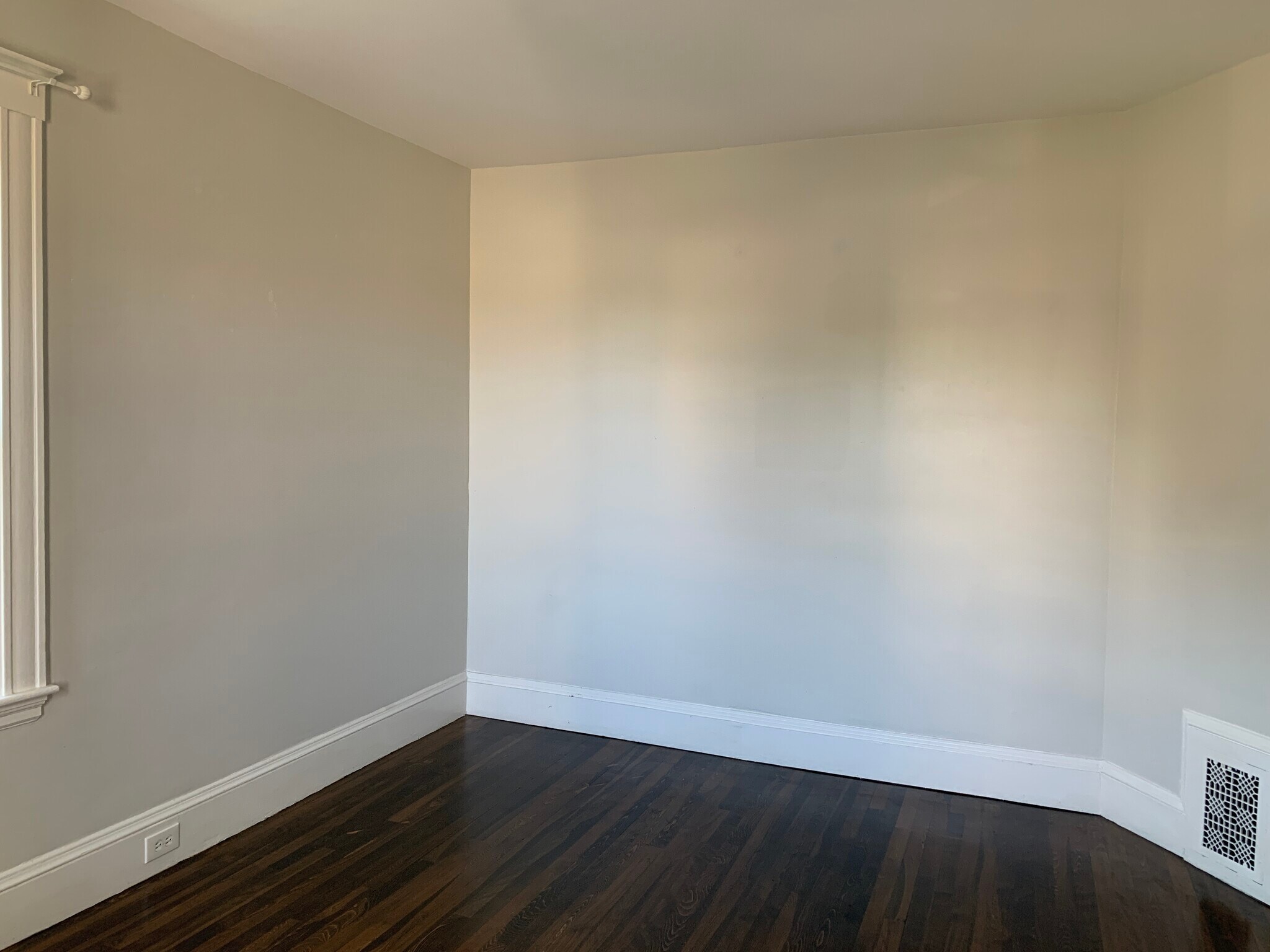 Living room: can fit a sectional and TV - 22 Connecticut Ave