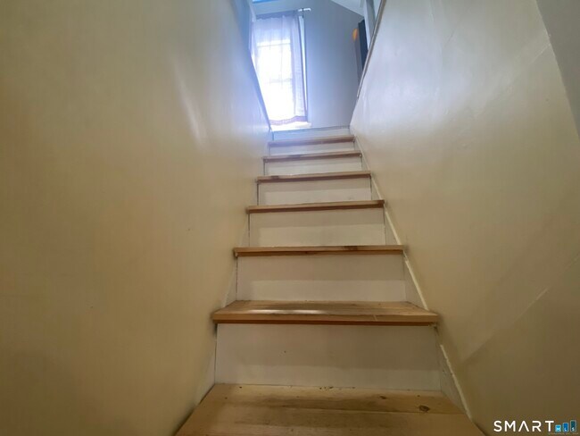 Building Photo - 39 Pierce St