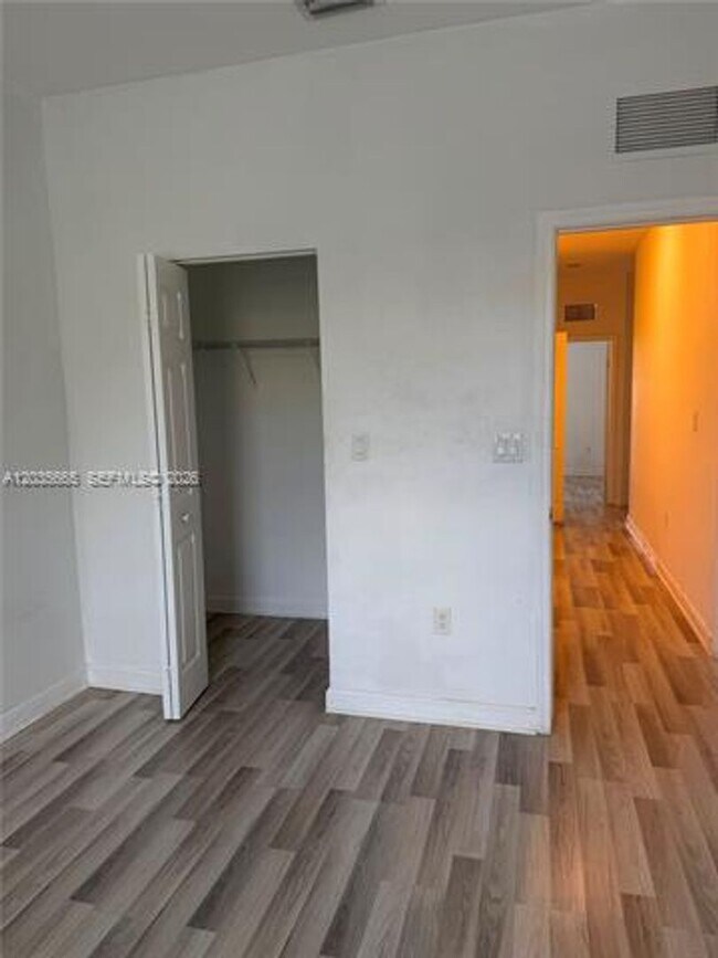 Building Photo - 3467 W 89th Terrace