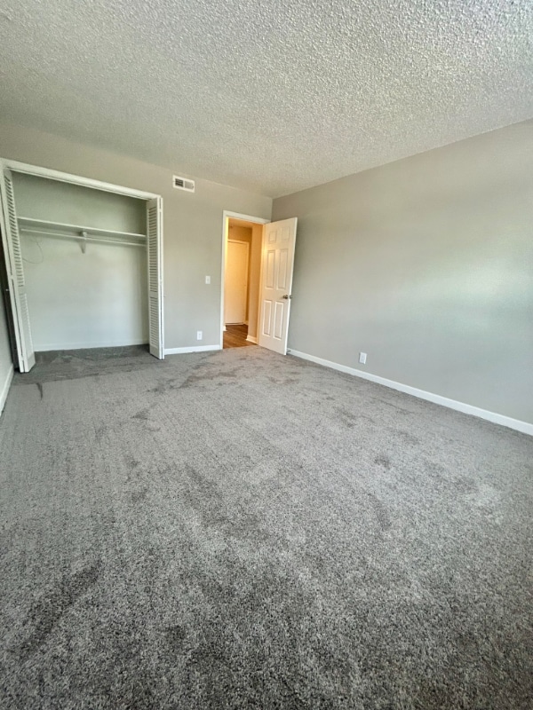 Building Photo - 1005 Hickory Hill Ln