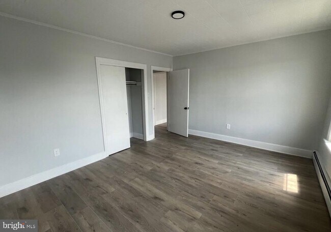 Building Photo - 809 Mulberry Ave
