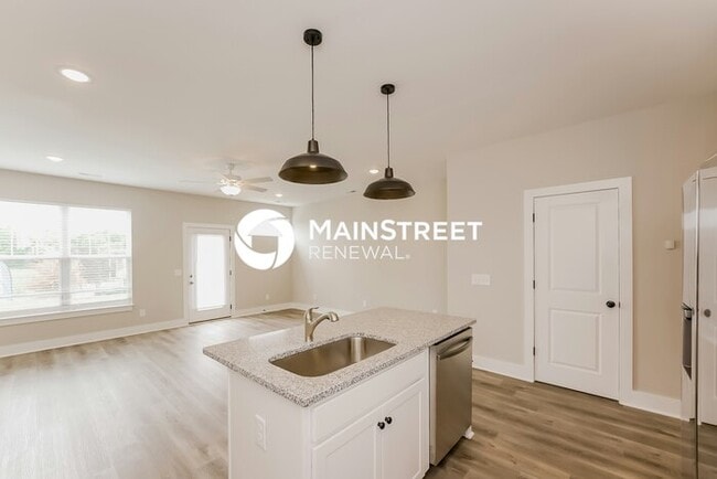 Building Photo - 3 Bedroom Pet-Friendly Home in Gallatin, TN with Main Street Renewal