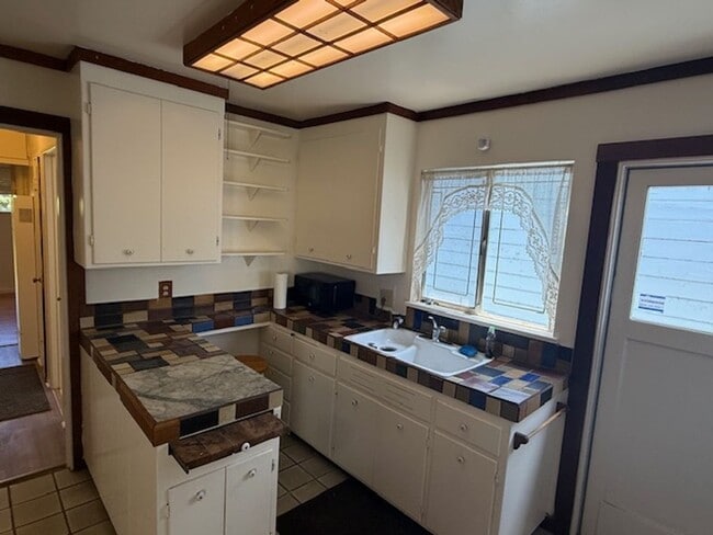 Building Photo - Central Richmond 2-Bedroom Home Near City ...