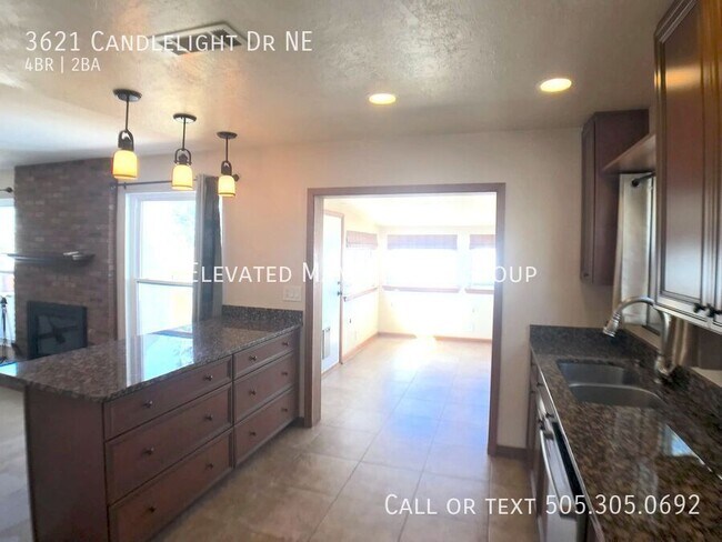 Building Photo - 3621 Candlelight Dr NE