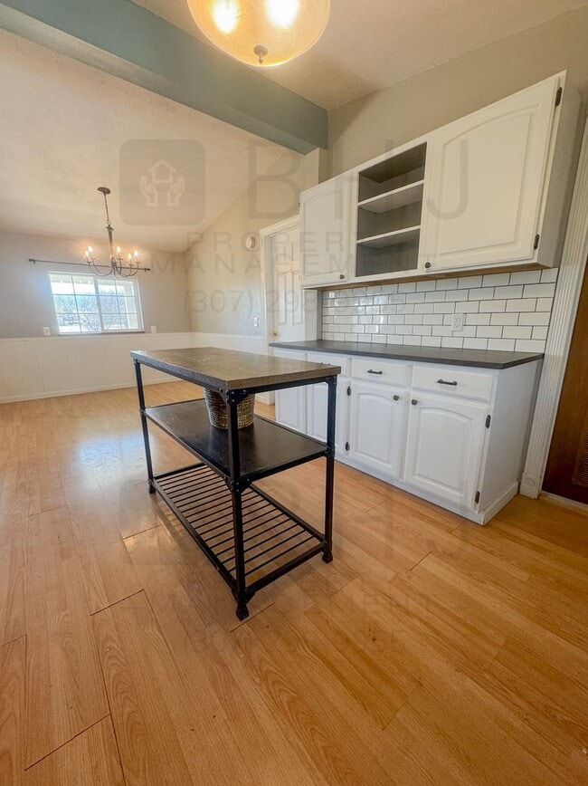 Building Photo - 4 BEDROOM / 2 BATH HOME IN SCSD1!