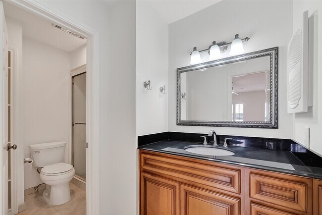 Building Photo - 7505 Memorial Woods Dr