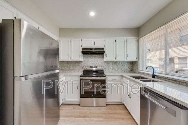 Building Photo - 105 Wildwood Ct