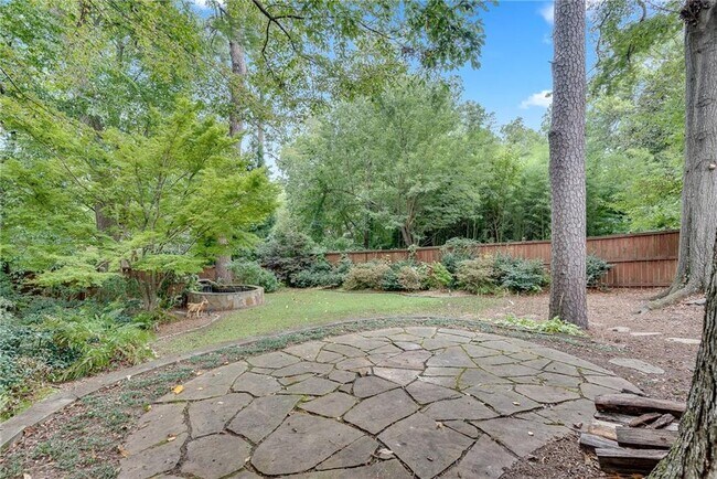 Building Photo - 953 Gilbert St SE