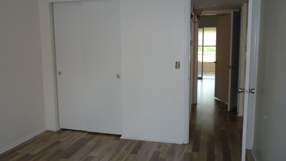 Building Photo - 2402 Ecuadorian Way