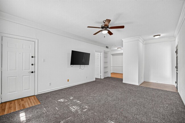 Building Photo - 2700 Revere St