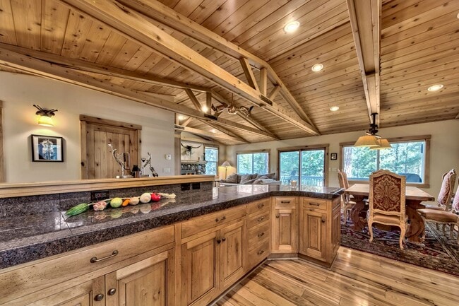 Building Photo - Monthly Summer/Winter Rental