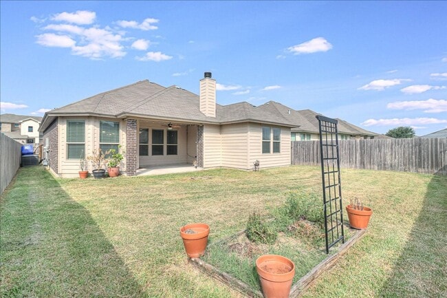 Building Photo - 8010 Calma St