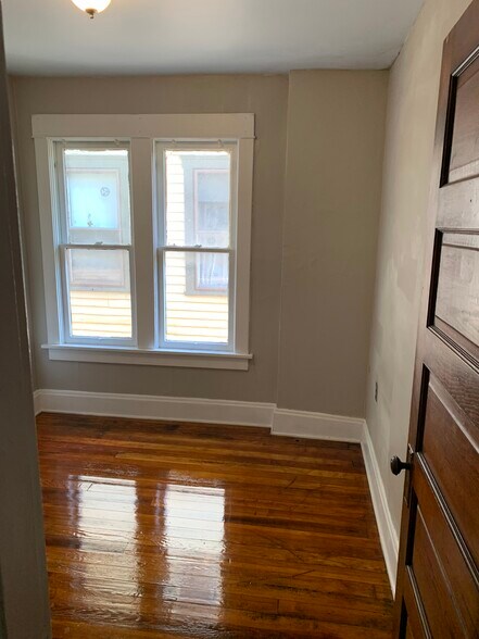 Bedroom - 2569 Summit St