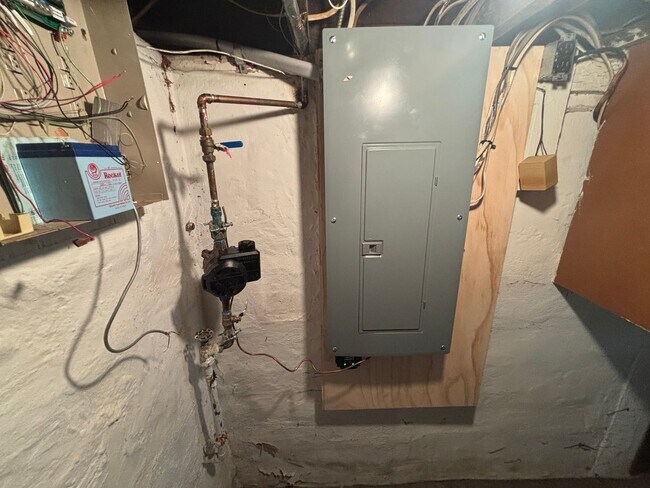 Building Photo - Spring Into Homeownership This May! Lease-to-Own Home Opportunity – This is NOT a Typical Rental!