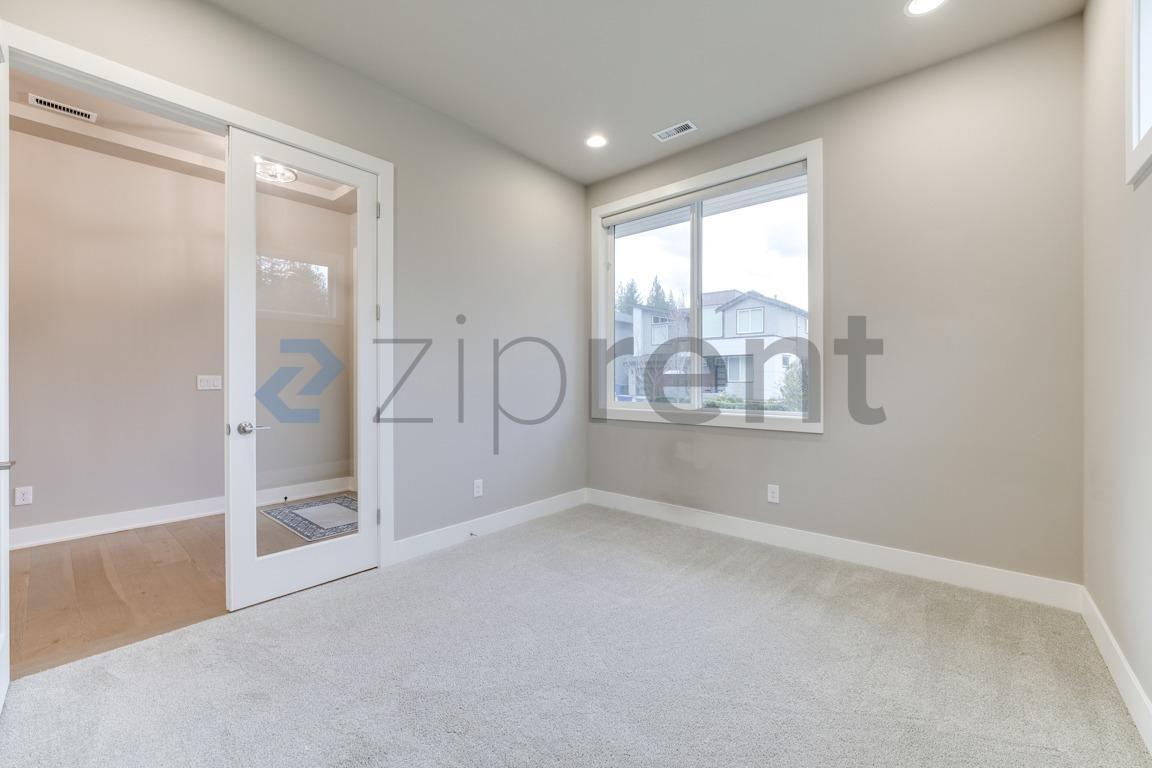 Building Photo - 24308 NE 24th St