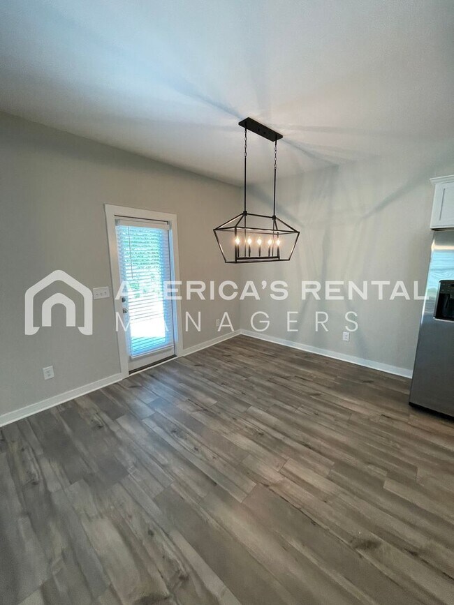 Building Photo - Home for Rent in Cullman, AL!! Available to view NOW!!! Sign a lease by 2/28 to receive HALF OFF ...