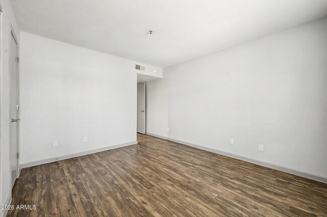 Building Photo - 4704 E Paradise Village Pkwy N