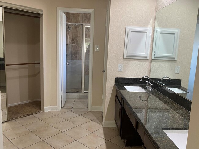 Building Photo - 2214 S Ferrisburg Ct