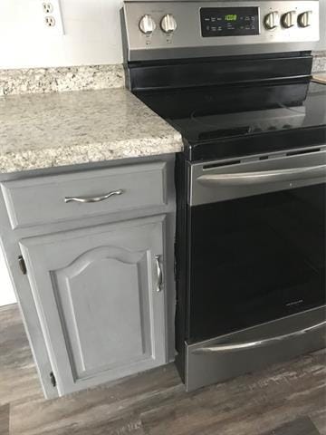 Building Photo - 304 E 6th St