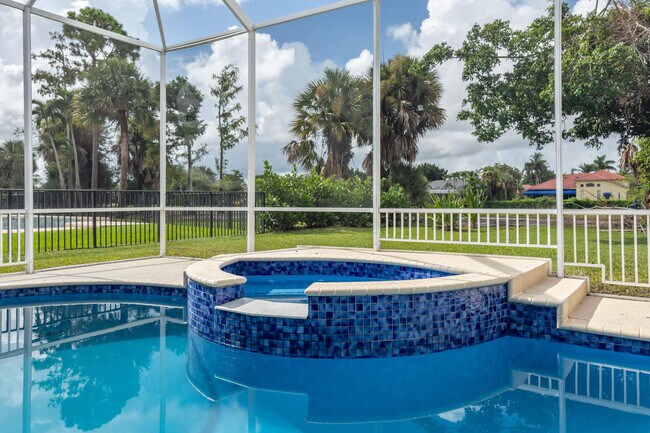 Building Photo - 15622 Cypress Park Dr