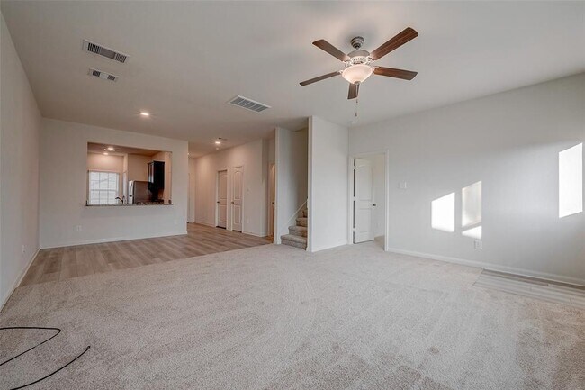 Building Photo - 545 Amberwood Pk Dr